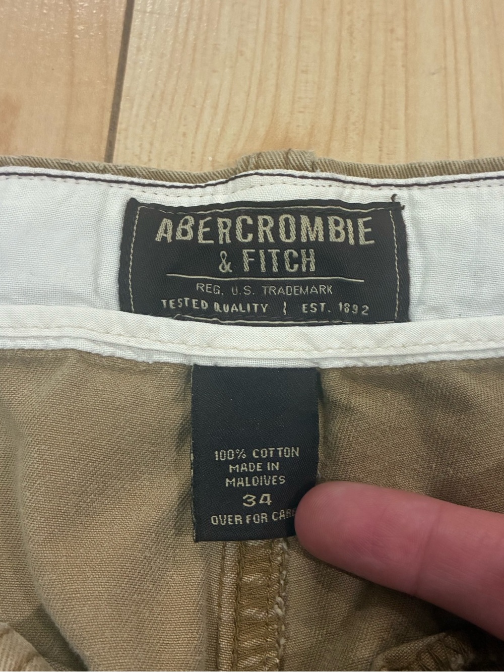 Vintage Abercrombie & Fitch Khaki Cargo Shorts - Picture 3 of 7